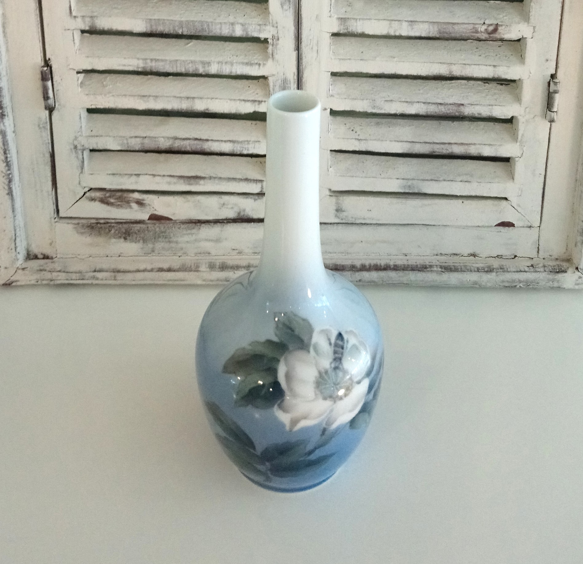 Royal Copenhagen vase 1659 43b Bi og Blomst - Billede 2