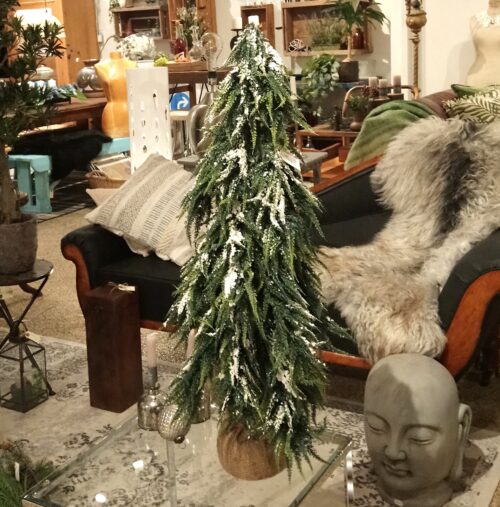 Kunstigt Cypres træ med sne