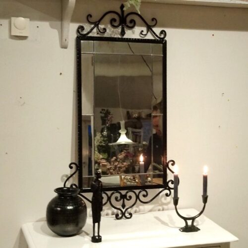 Spejl sort støbejern med blyindfatning – flot udskåret
