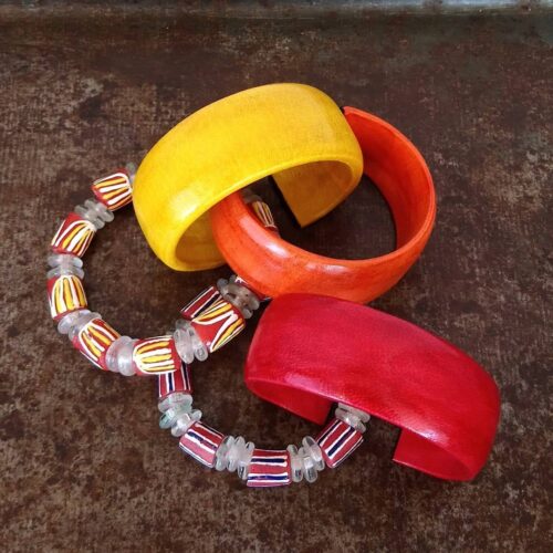 Rødt gedeskinds armbånd afrikansk recycling