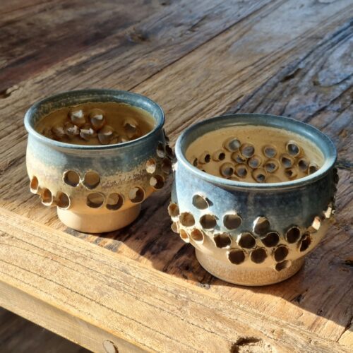 Keramik krukke med hulmønster – i flot stand