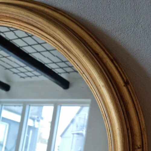 Ovalt guldspejl med fin patinerings effekt – i flot stand