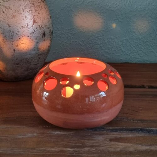 Keramik skål med huller til lys i smuk glasur