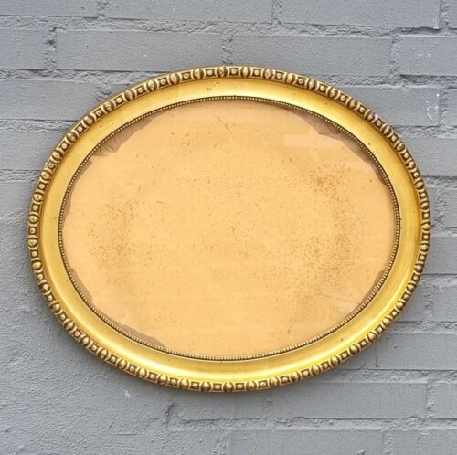 Oval guldramme med mønster