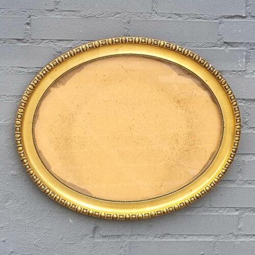 Oval guldramme med mønster