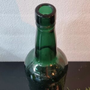 Flot grøn flaske i fin stand
