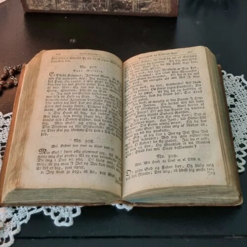 Antik salmebog fra år 1800