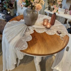 Lene Bjerre let gardin med broderi