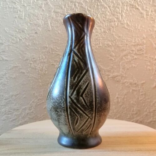 Bornholmsk keramik Johgus 494 – i flot stand