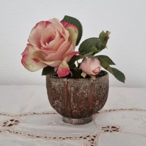 Lille fransk kobber potte med en smuk rosa