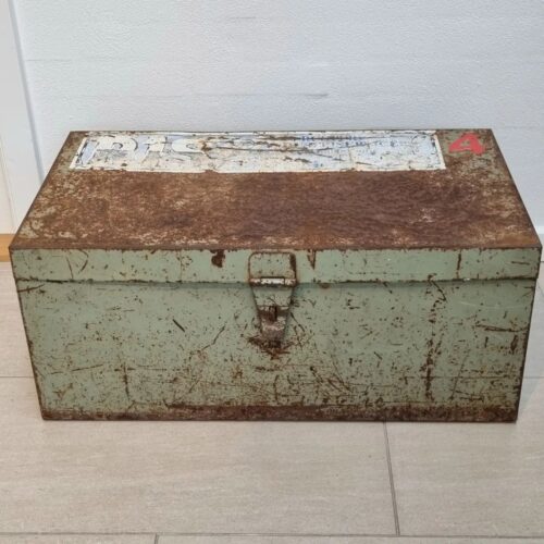 Stor gammel værktøjskasse i jern – flot rustik