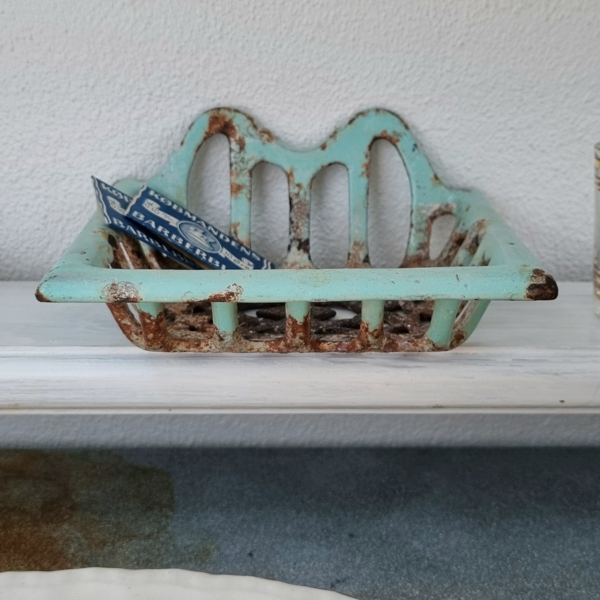 Fransk sæbeskål i jern - fint patineret