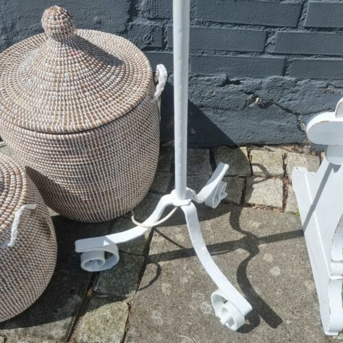 Jernlampe hvidmalet med højderegulering