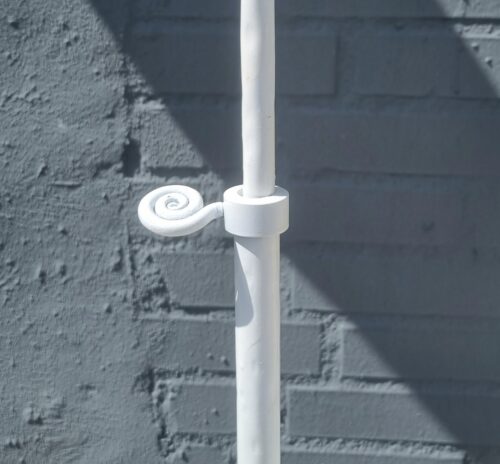 Jernlampe hvidmalet med højderegulering