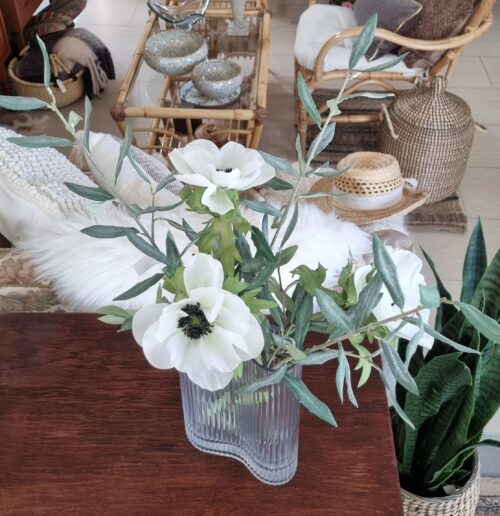 En smuk buket med anemoner