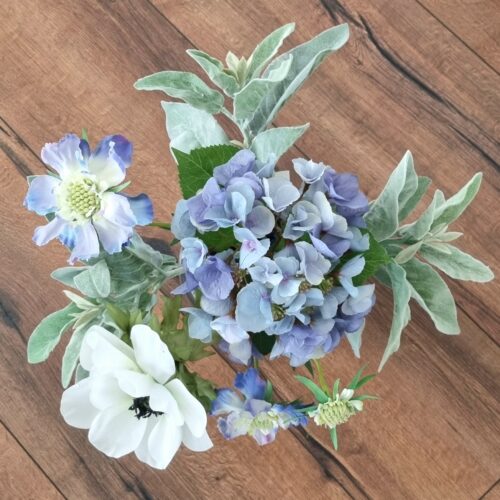 Hvid / blå Buket med skøn Hortensia
