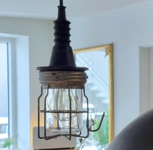 Gammel værkstedslampe