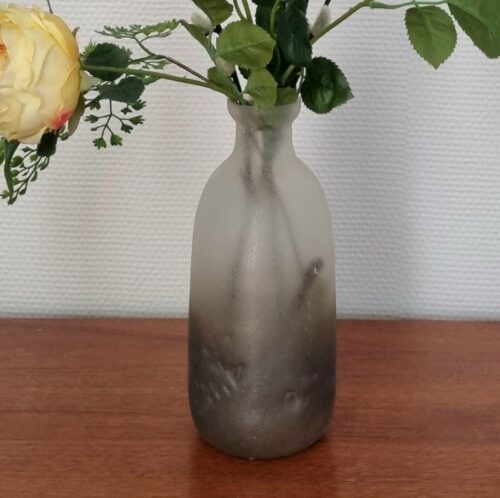 Rustik glasflaske - gråt stonelook