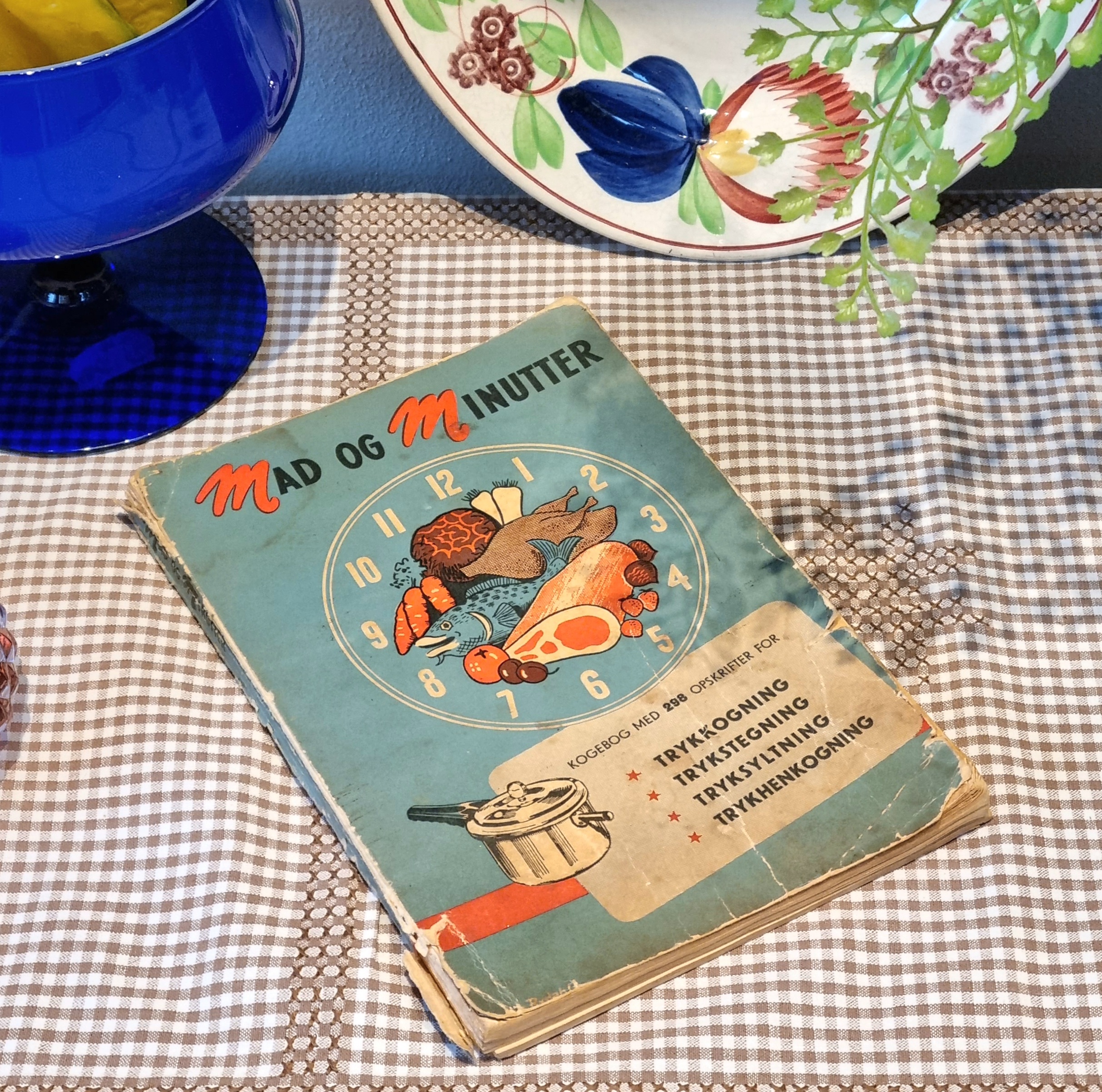 Kogebog "Mad og Minutter"