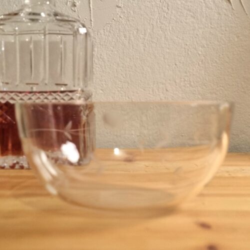 Fin lille glas skål – med smukt mønster