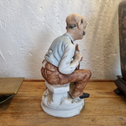 Sød lille figur “gammelfar” med pibe