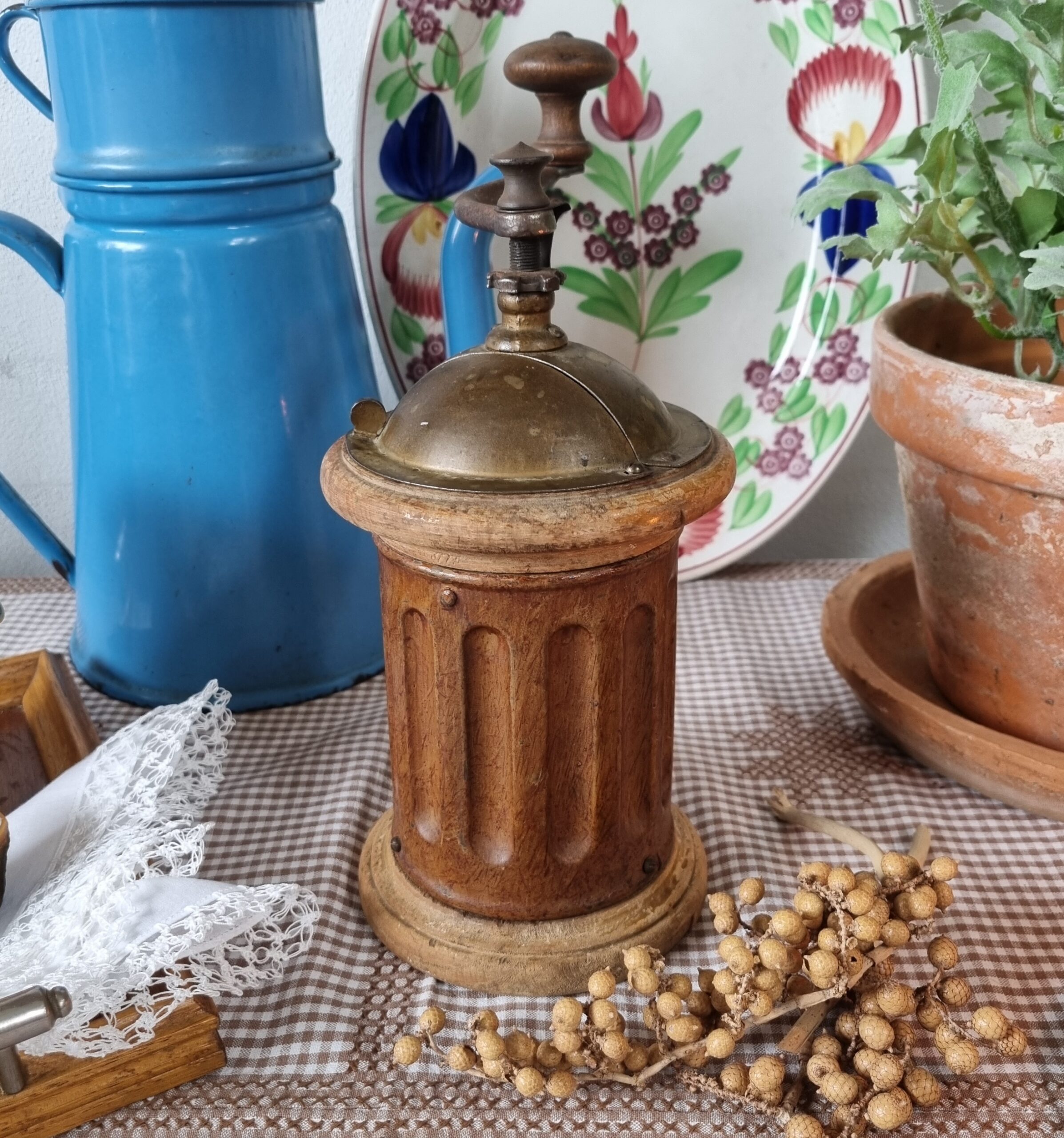 Fin gammel Peugeot kaffemølle