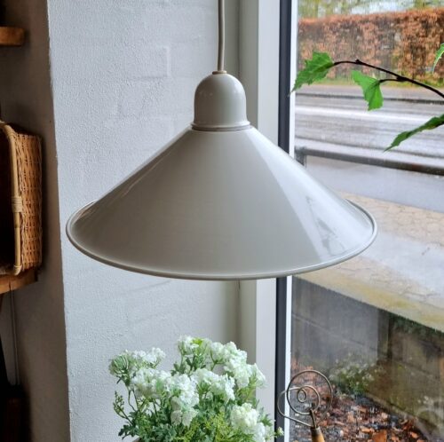 Flot loftlampe i hvidt metal
