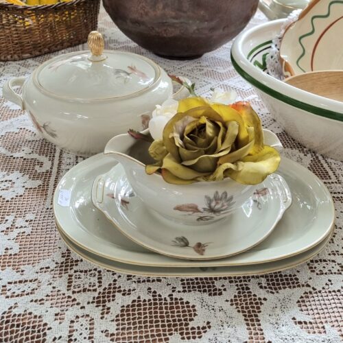 Smukt Ivory porcelæn i fineste stand