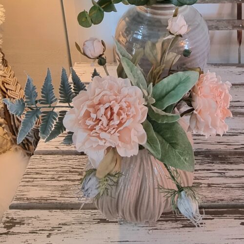 Smuk buket i milde pastelfarver