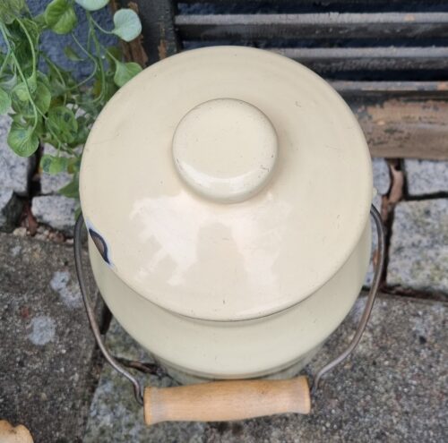 Gammel svensk emaljespand