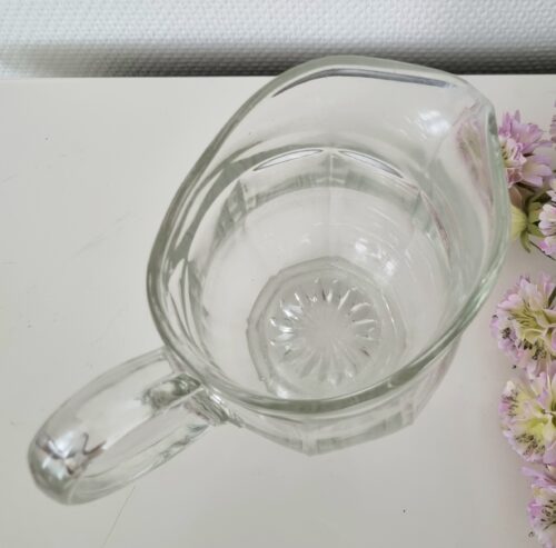 Fin gammel glas kande