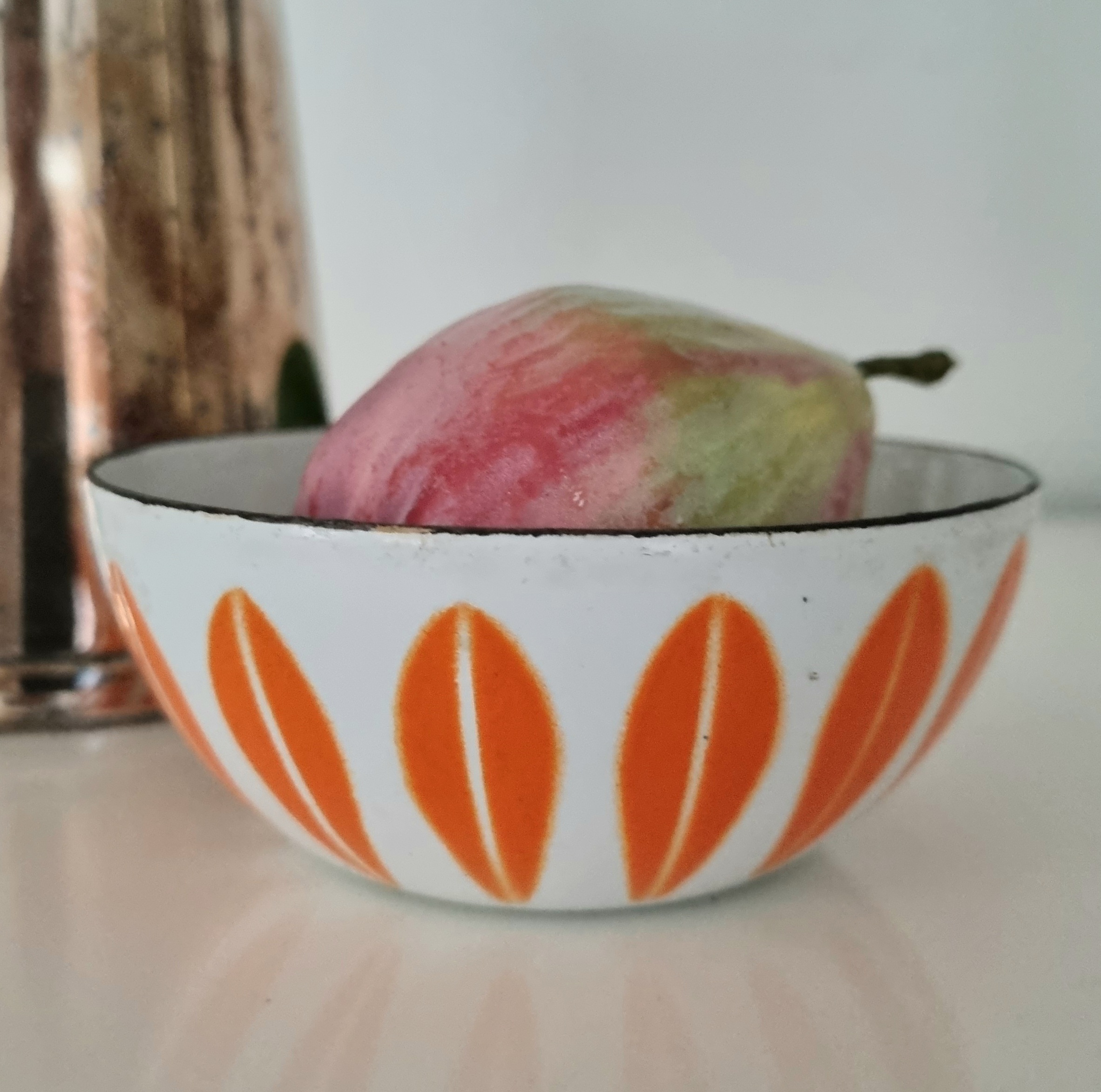 Orange Lotus Catrineholm emalje skål i flot stand