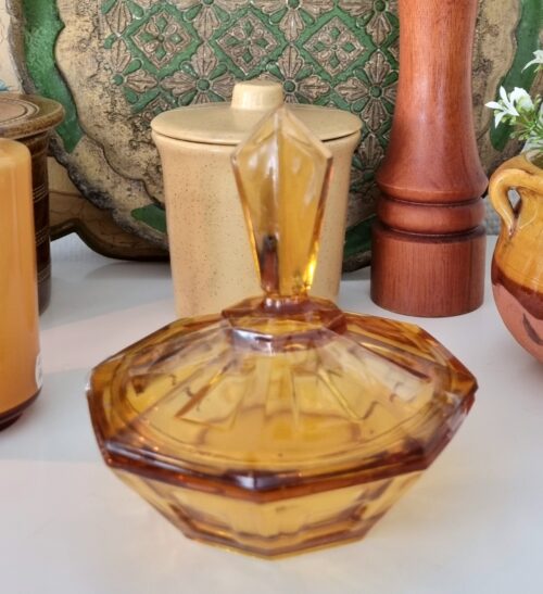Smukt ravfarvet glas