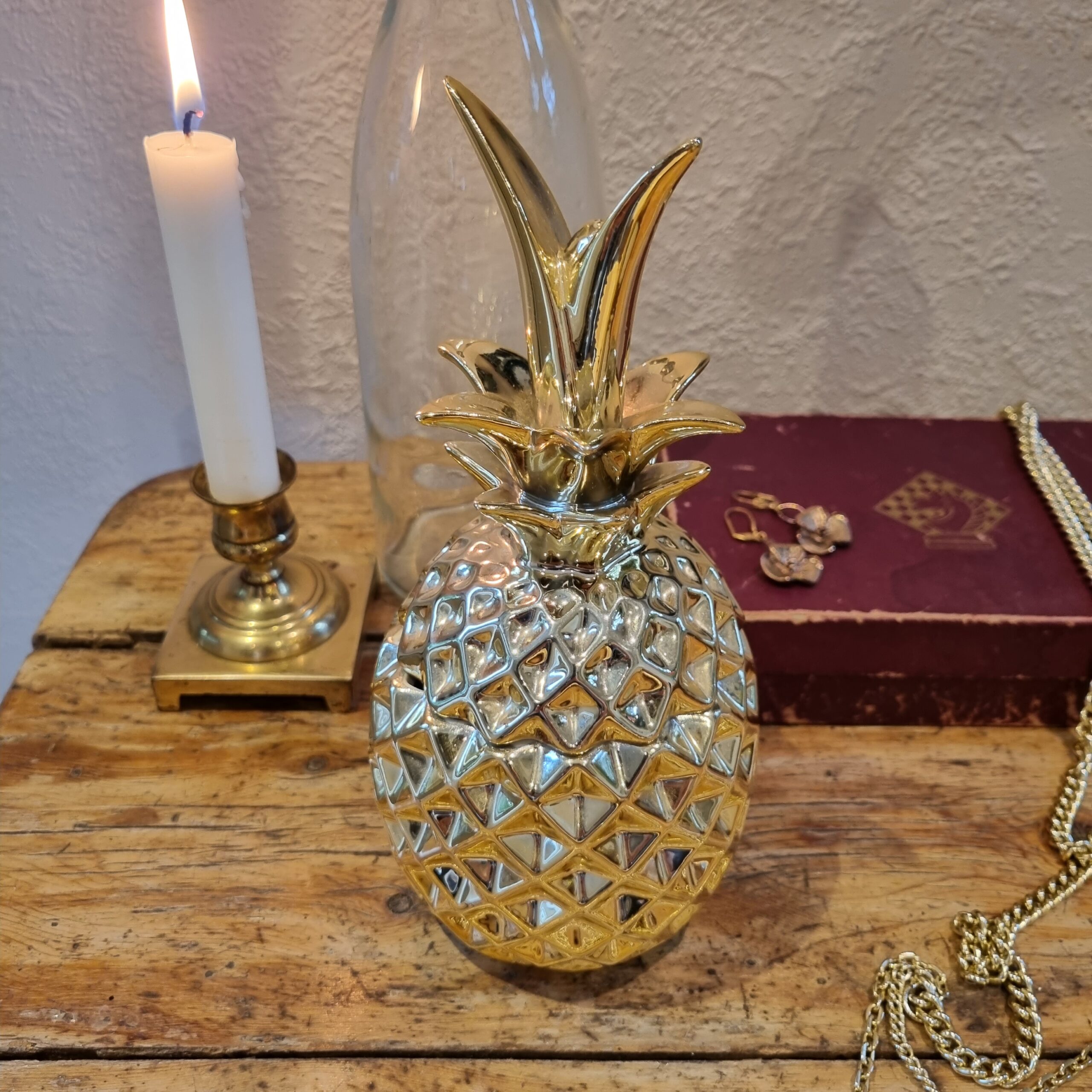 Flot Ananas krukke i guld - med festlig top