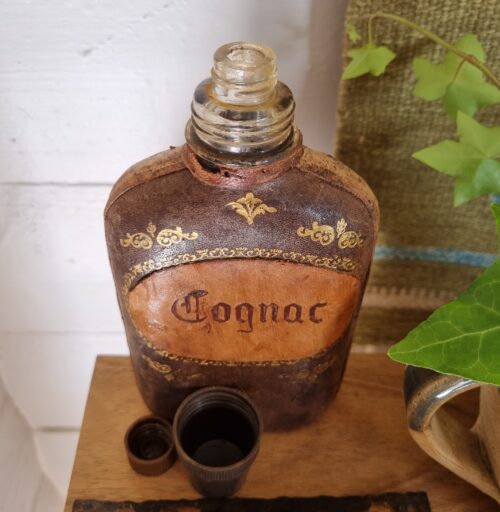 Flot gammel Cognac flaske