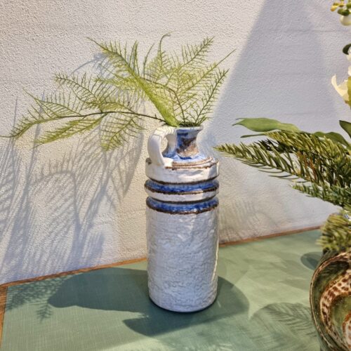 Flot hvid/blå keramik vase