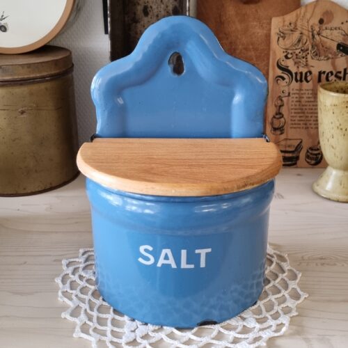 “Madam Blå” saltkar med trælåg – Glud & Marstrand