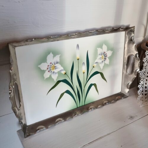 Romantisk porcelæns bakke med smukt motiv