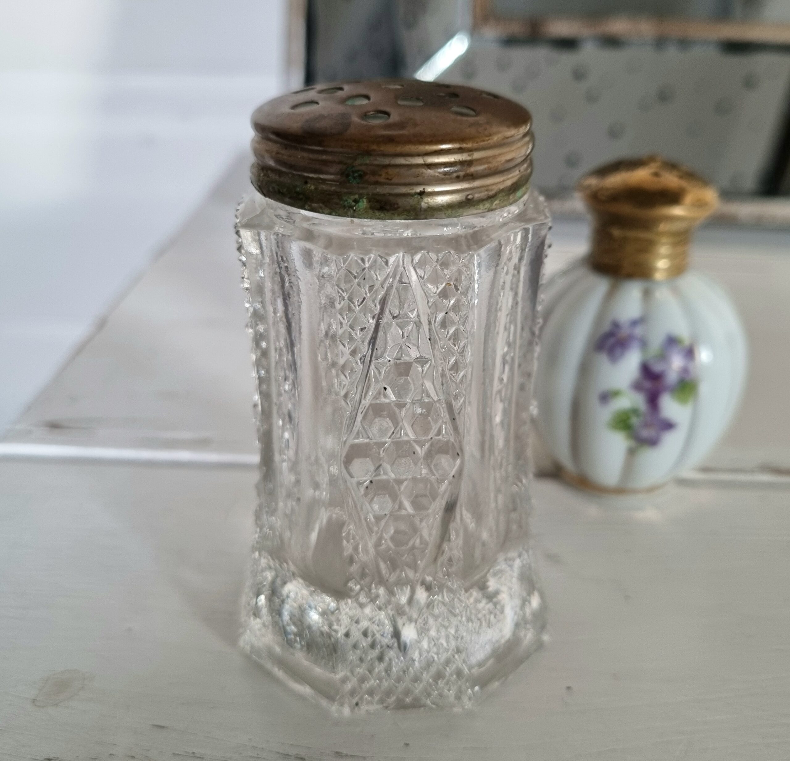 Strøer i smukt gals med fin top med store huller