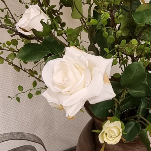 Smukke hvide roser – flot 3-grenet