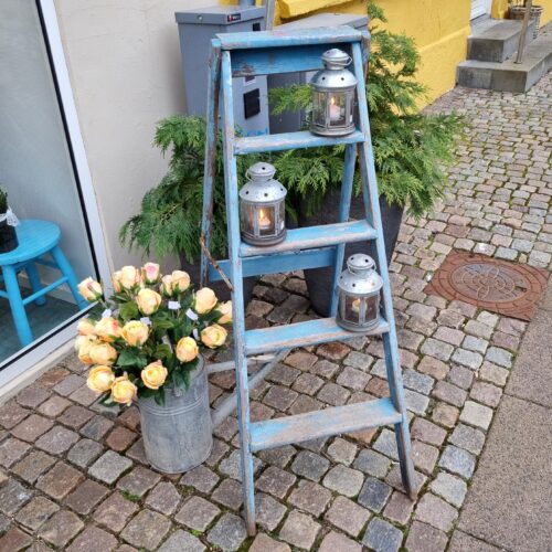 Gammel svensk trappestige – flot patineret