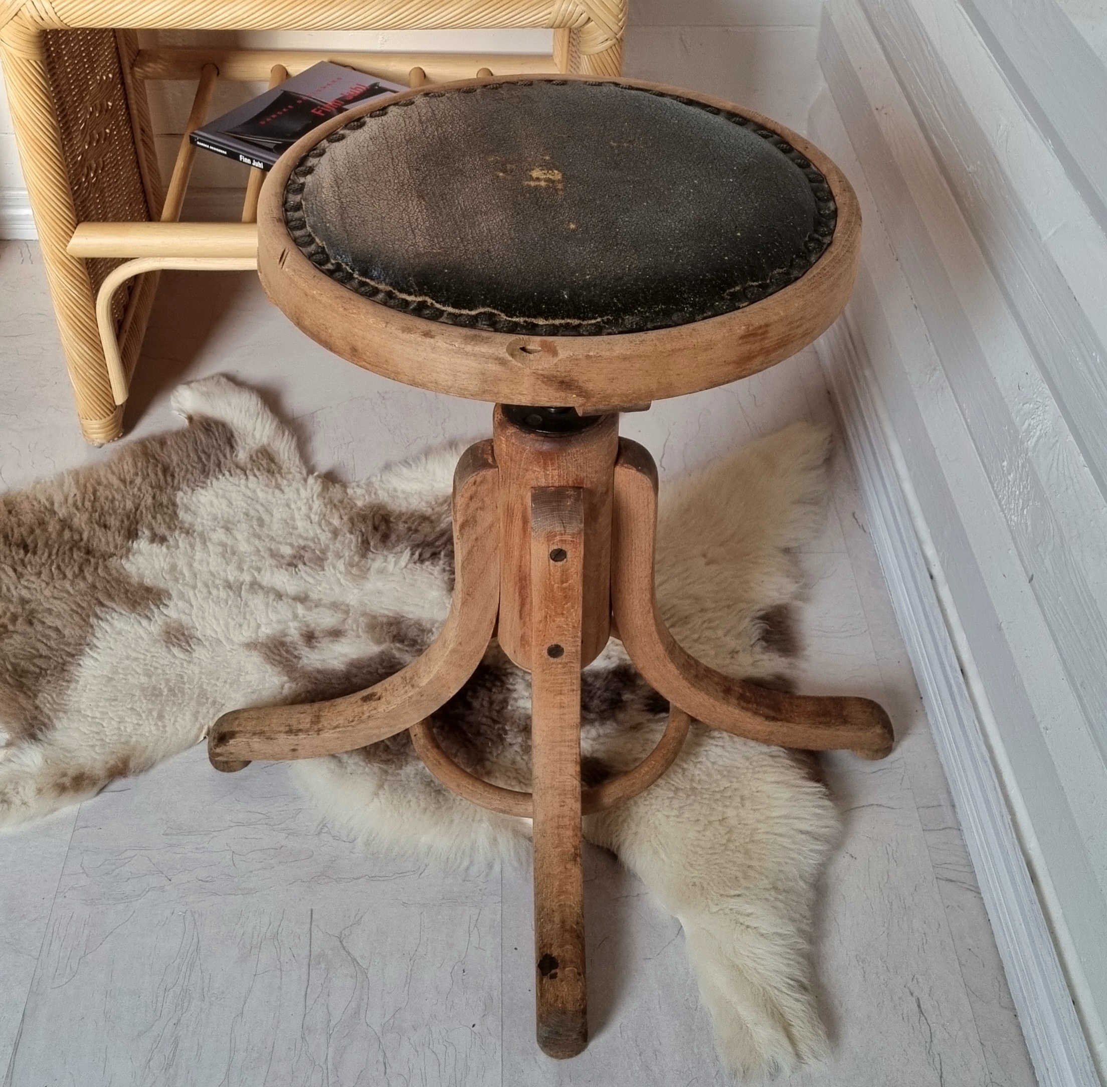 Flot gammel skammel med drejefunktion