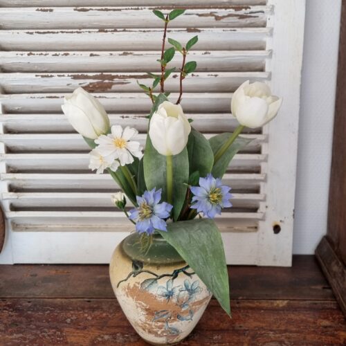 Fredags buket med hvide Tulipaner