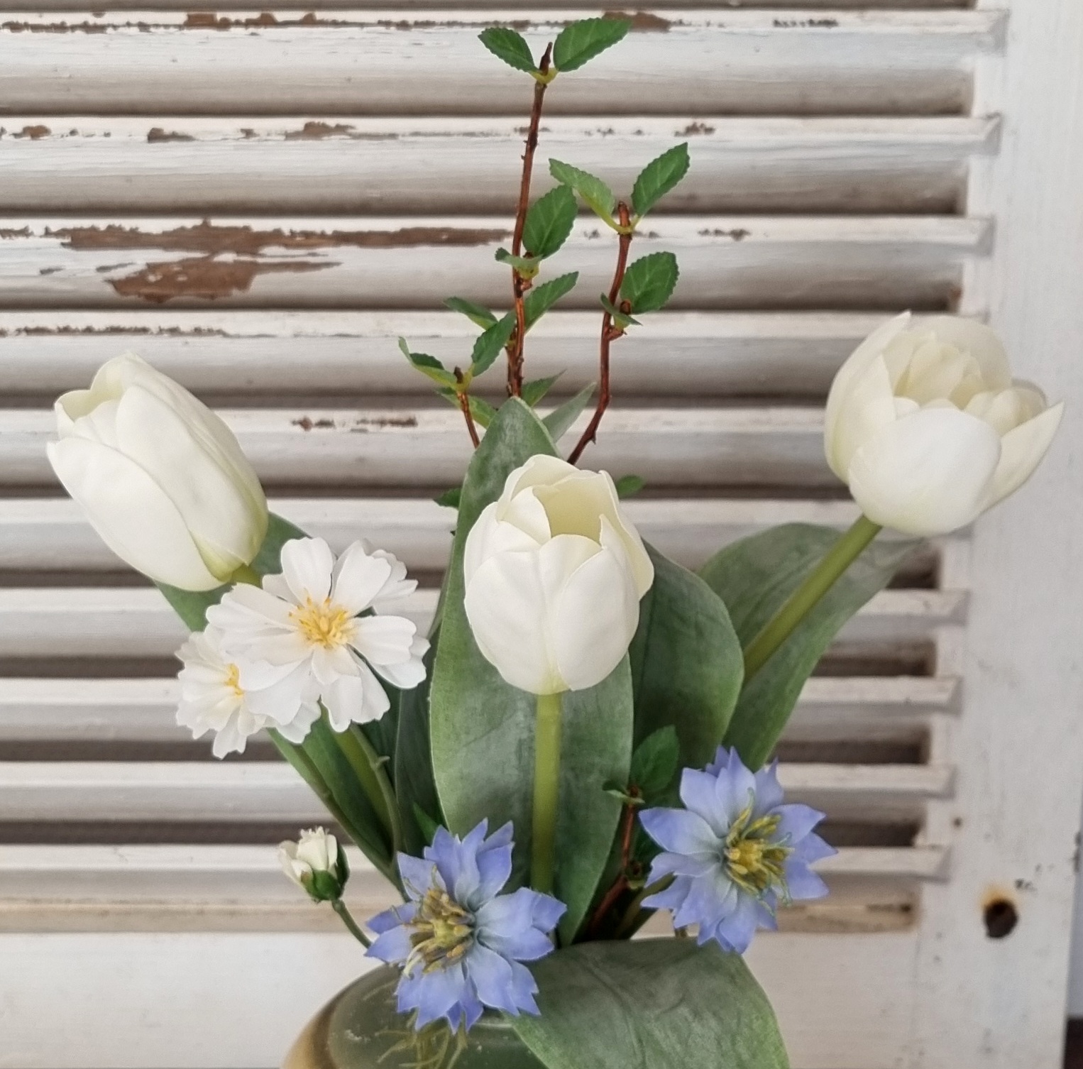 Fredags buket med hvide Tulipaner