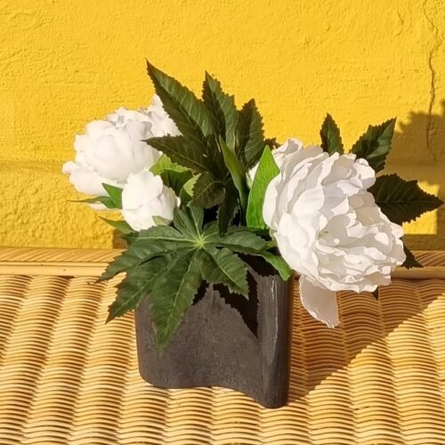 Holmegaard sort opal vase i fin stand – asymmetrisk