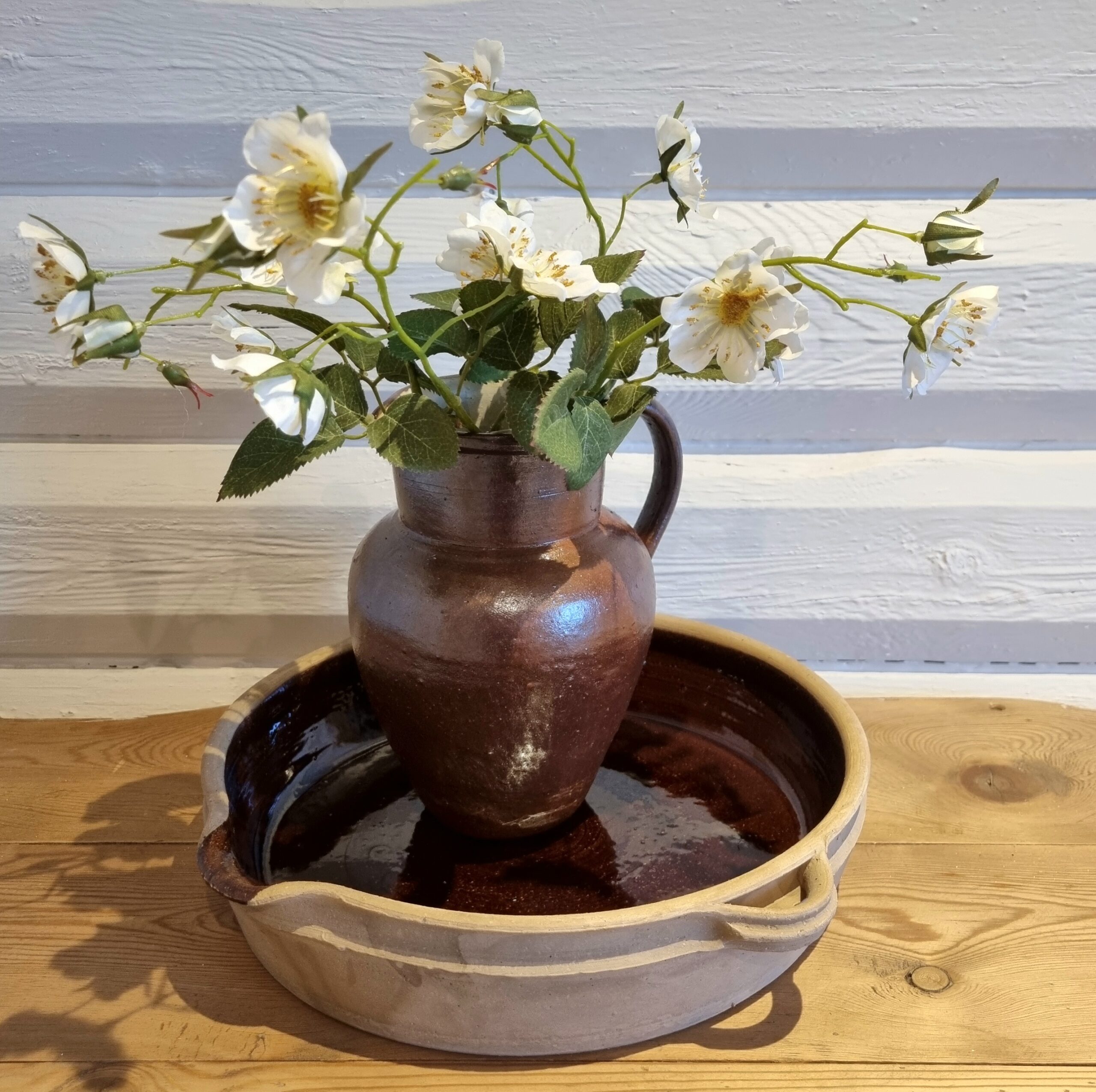 Flot lerkande med smuk brun glasur