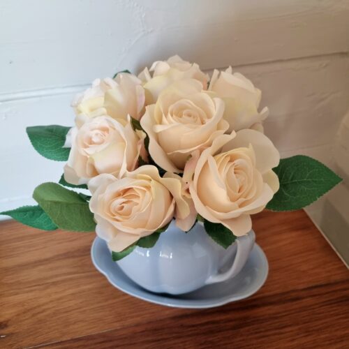 Smuk Rosen buket – bundet og klar til vasen