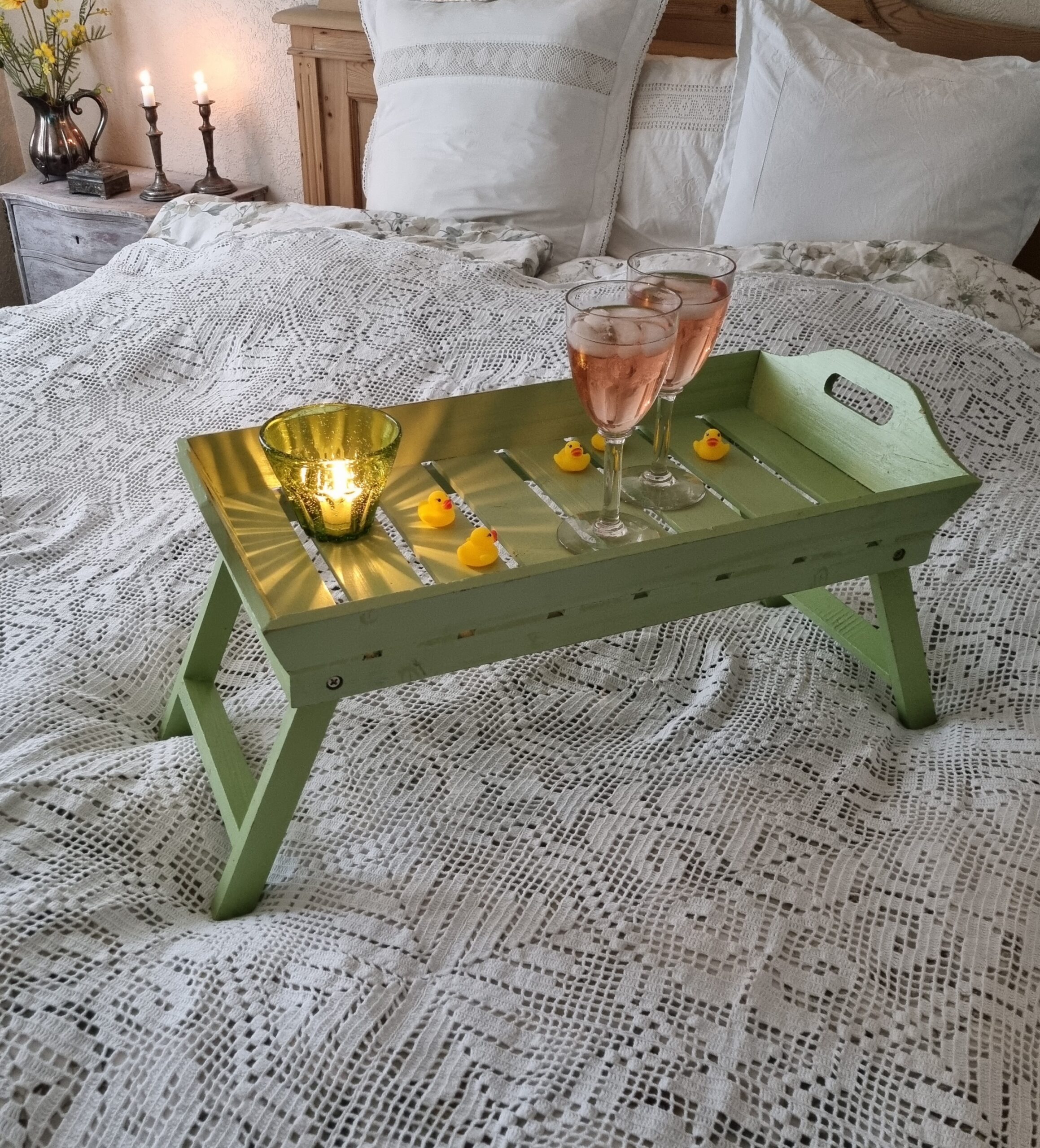 Fint lille senge bakkebord
