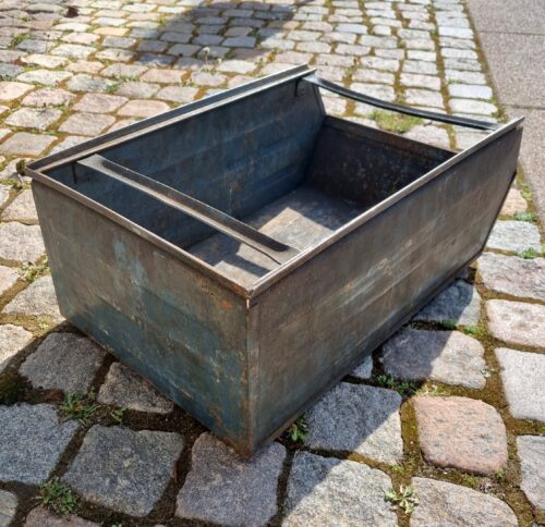 Rustik stor jern værktøjs skuffe