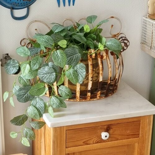 Jardiniere med flot patina